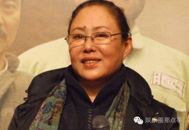 1977年,斯琴高娃和达斡尔族男演员敖醒晨正式结婚.