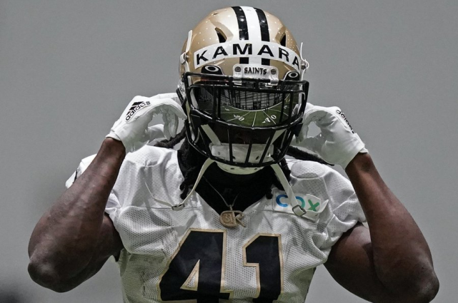 新赛季全力以赴nfl两大跑卫卡马拉和库克赛前一天签下肥约