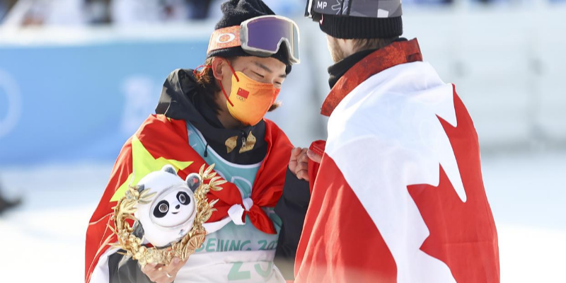 冬奥时间｜苏翊鸣单板滑雪大跳台夺冠，中国代表团创历史最佳战绩；谷爱凌坡面障碍技巧摘银；齐广璞和贾宗洋晋级自由式滑雪决赛
