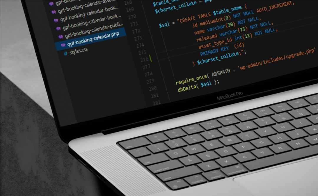 PHP 8.5 与 PHP 8.3 和 Node.js 的实际性能基准测试