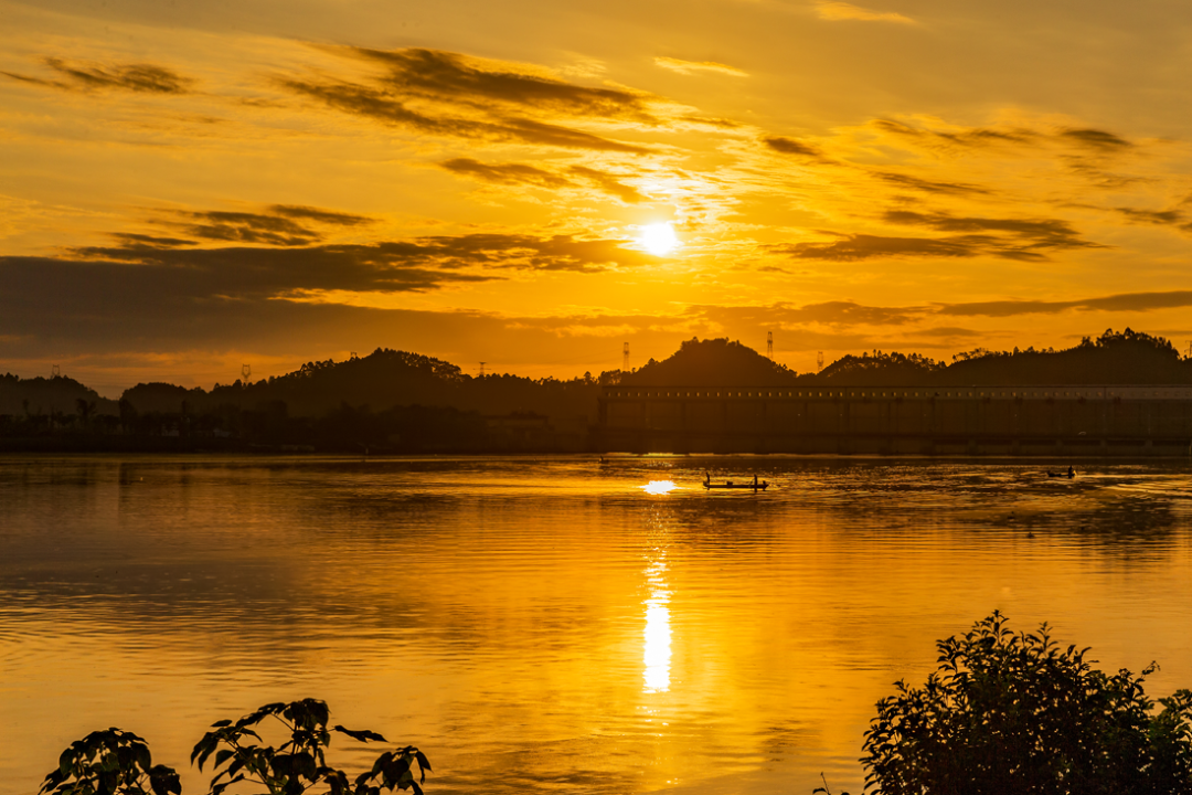 热搜预定爱在四川的日落黄昏时
