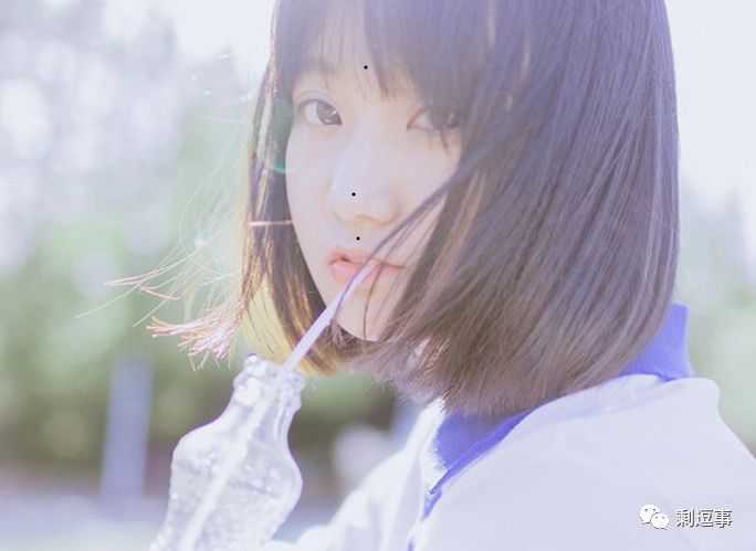法令纹的女人影响婚姻吗_法令纹女人的命运_法令纹有痣的女人