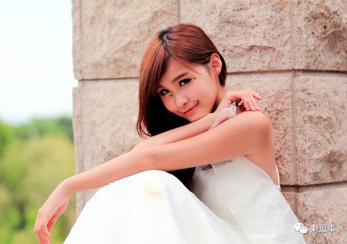 法令纹的女人影响婚姻吗_法令纹有痣的女人_法令纹女人的命运