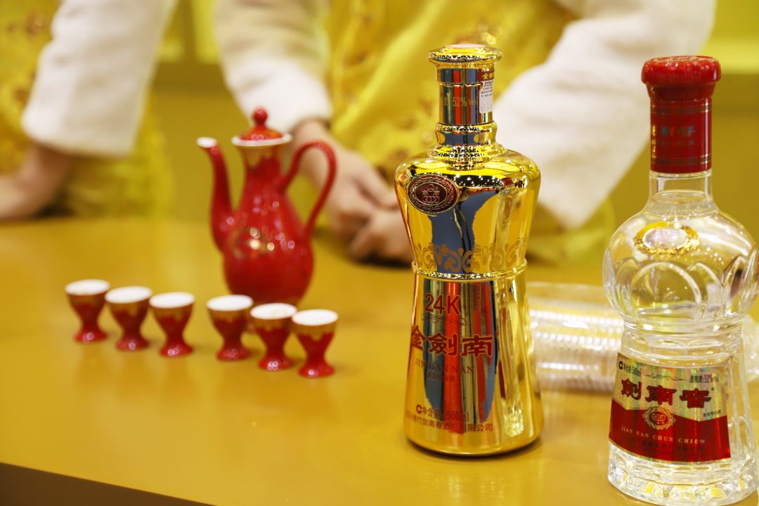 喝酒最适合聊的5个话题，从此酒场不尴尬！