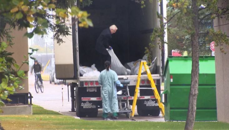 踢爆！加拿大某停尸间爆满后，尸体被塞进冷藏货柜车…（组图） - 2