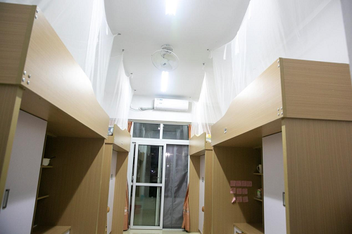 四人寝室智能食堂学校特色>>>>社团活动学校文体活动丰富,学校新创