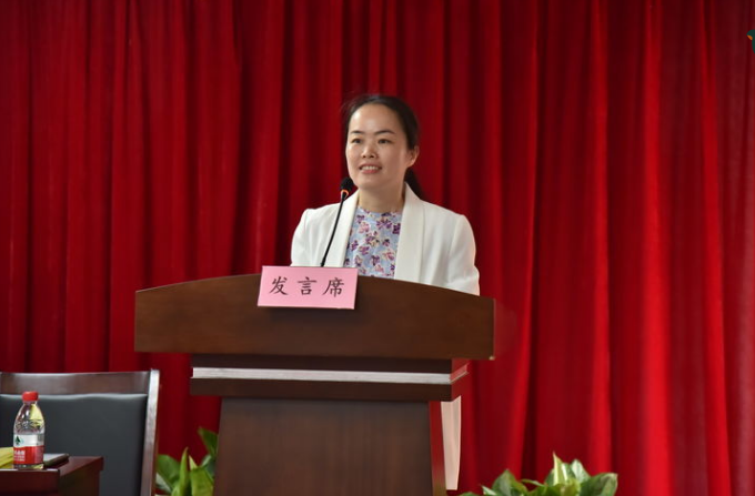 茂名市特殊教育学校举行李春燕名教师工作室揭牌仪式暨研修活动