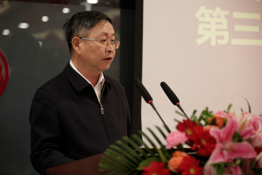 北京达州企业商会第二届商会会长何天涛会议依次表决通过了第二届