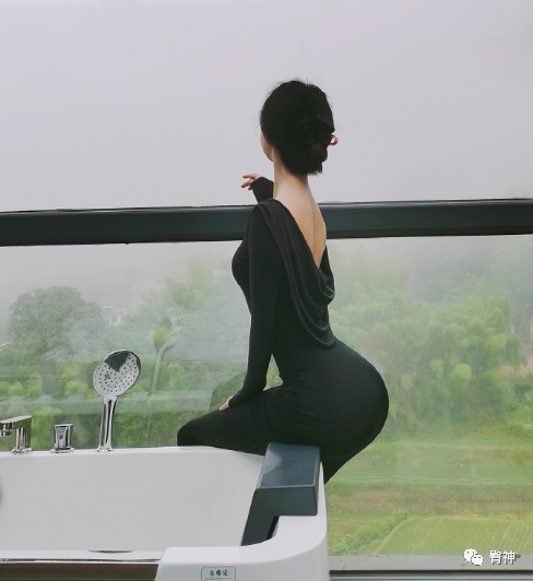 【美女】浙江辣妹挑战“全球腰最细的女人”，这身材完胜啊（组图） - 36