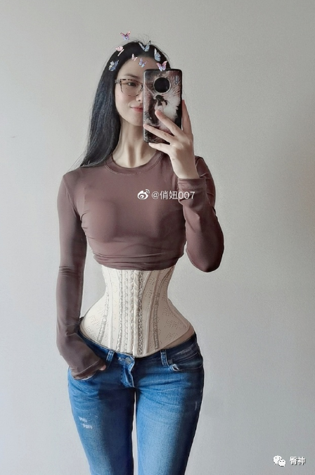 【美女】浙江辣妹挑战“全球腰最细的女人”，这身材完胜啊（组图） - 25