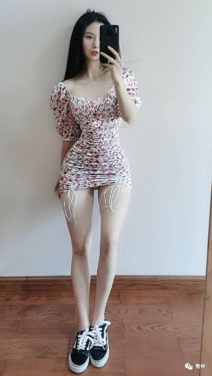 【美女】浙江辣妹挑战“全球腰最细的女人”，这身材完胜啊（组图） - 26