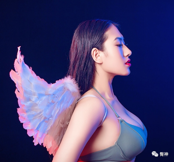 【美女】吉林“蜜臀妖精”一个青蛙蹲榨干宅男的血槽...（组图） - 26
