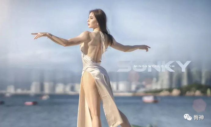 【美女】《花花公子》刊号签约的国产比基尼女神：我的翘臀就是骄傲的资本...（组图） - 23