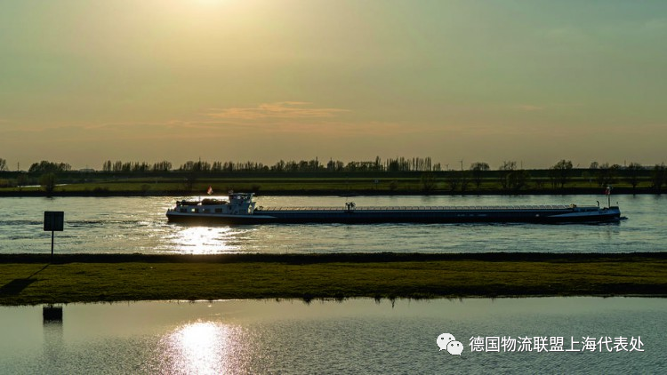 船舶自动驾驶_驾驶式自动洗地机哪家有_国内船舶自动舵的现状