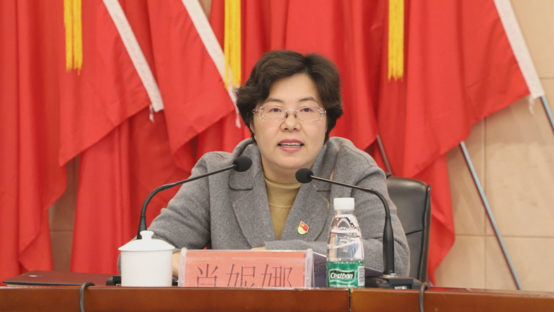 县委书记肖妮娜作表态发言县委书记肖妮娜郑重表示,黄玉剑组长的动员