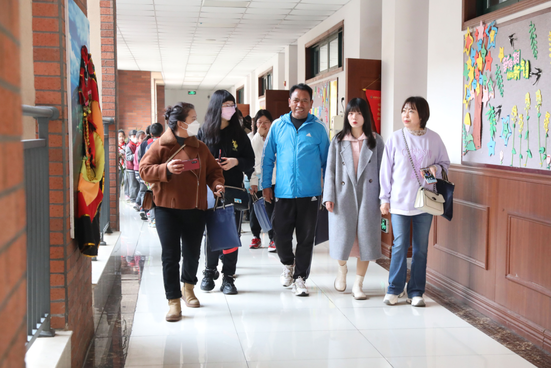春风育暖意，王府迎客至——西藏自治区“区培计划”教师团队参访我校