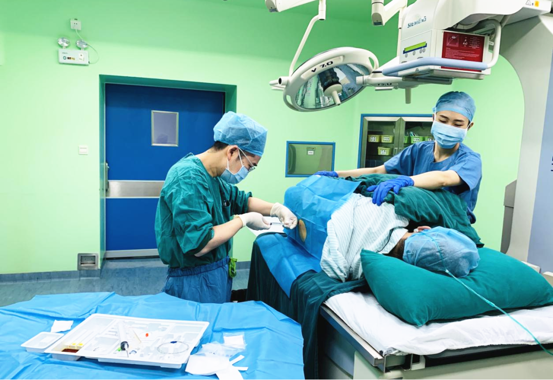 为什么手术要这么多剪刀【护理科普】手术室护士=递钳子剪刀？哪有这么简单！_https://www.jmylbn.com_新闻资讯_第4张