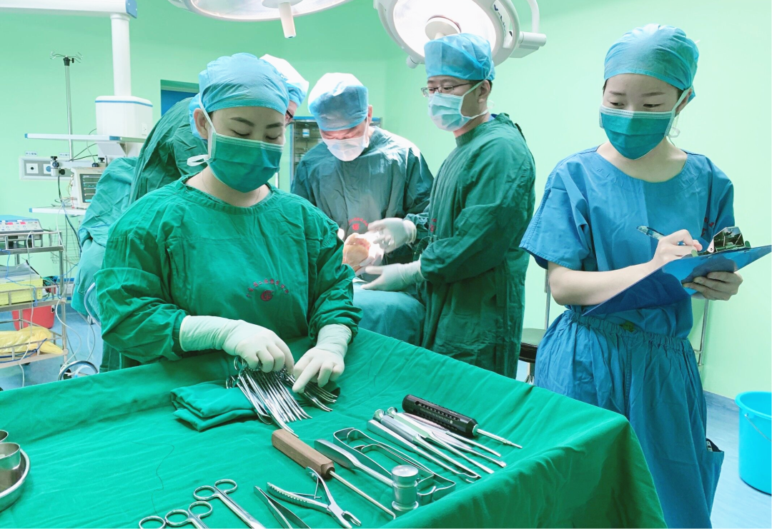 为什么手术要这么多剪刀【护理科普】手术室护士=递钳子剪刀？哪有这么简单！_https://www.jmylbn.com_新闻资讯_第5张