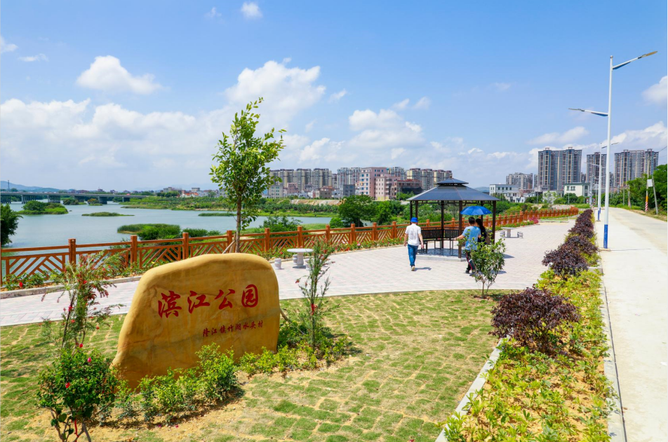 美丽乡村隆江镇竹湖村水头自然村不断完善公共基础服务设施打造滨江