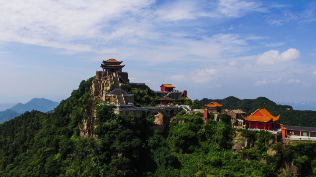 11月23-24日周末·＂楚南第一胜境＂五雷山穿越＂中国南武当＂星德山轻装徒步·泡五星温德姆云顶温泉2天户外活动