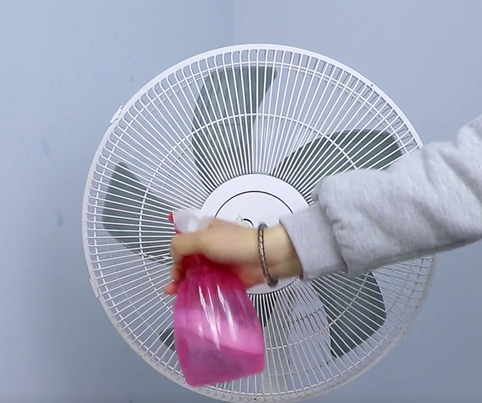 去年的电风扇太脏怎么办不用拆的清洗妙招洗完和新的一样
