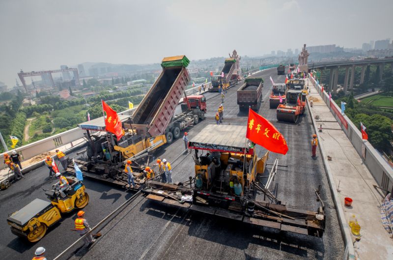 长江大桥年底恢复通车 10月白玉兰灯“点亮”