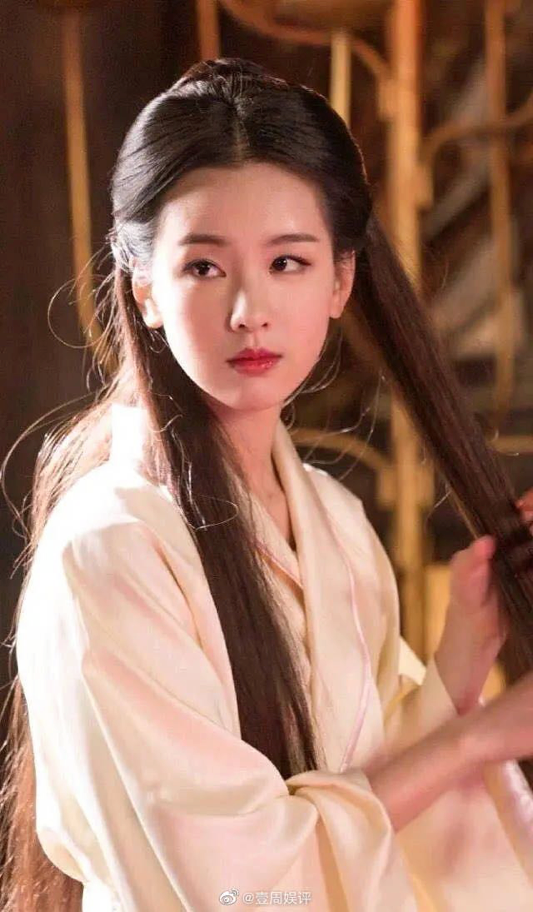 战国美人西施的光环下，陈都灵不费力地赢了古装王者佟丽娅(图12)