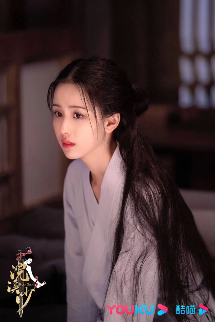 战国美人西施的光环下，陈都灵不费力地赢了古装王者佟丽娅(图11)