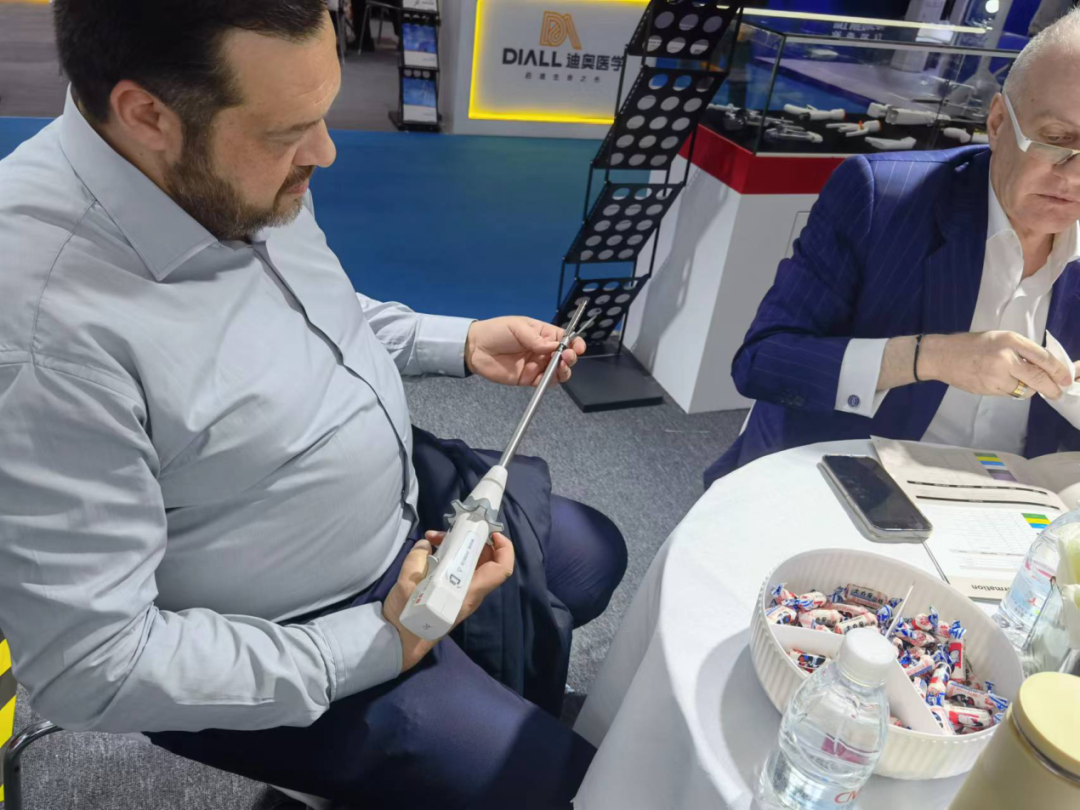 cmef展会怎么收费CMEF首日现场直击！迈瑞、理邦、东软...大批械企新品发布_https://www.jmylbn.com_新闻资讯_第76张