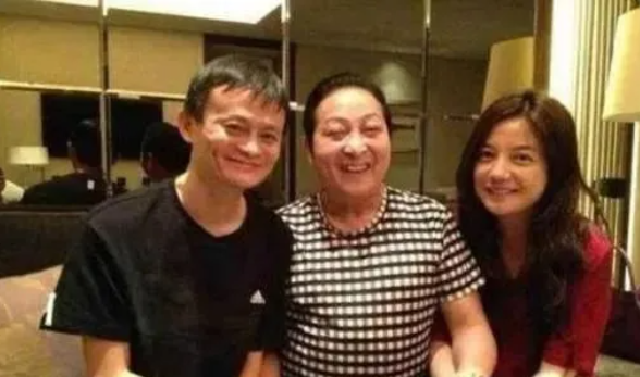 “中国女巴菲特”赵薇一夜之间被封杀，背后资本布局细思极恐，娱乐圈彻底变天了？（组图） - 10