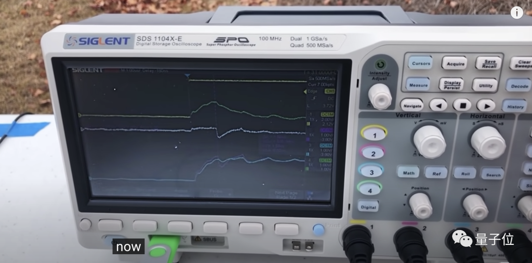 一个点亮小灯泡的电路引发大论战：99%的电工都答错了！的图19
