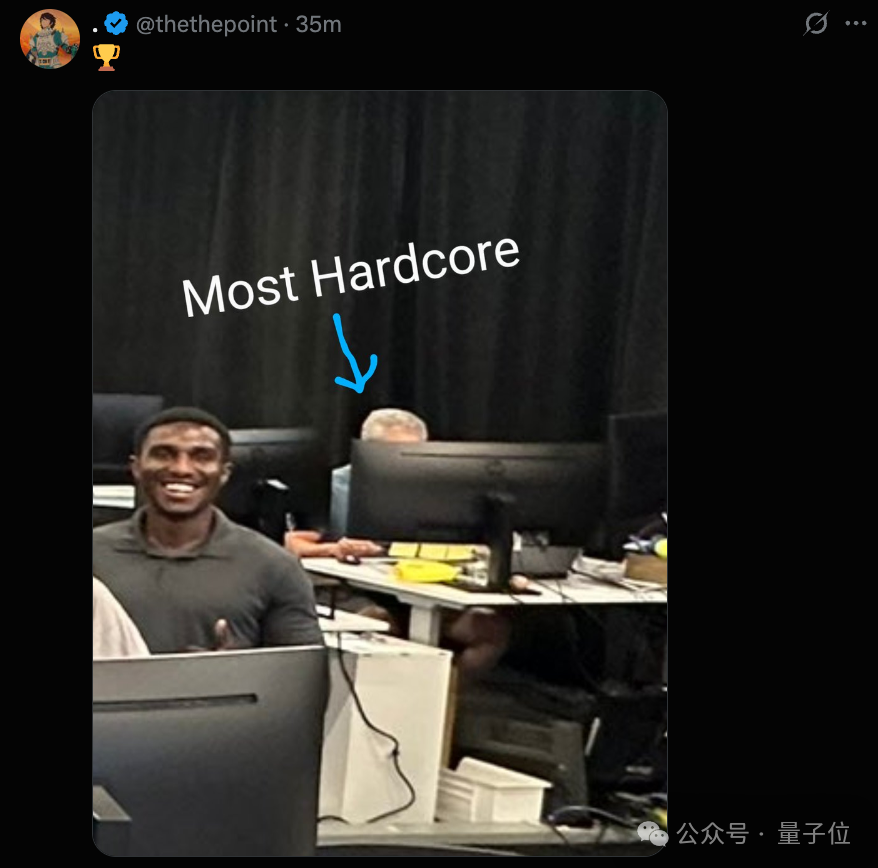 马斯克Robotaxi今日上路：画饼十年终兑现！团队合影C位武汉理工校友引关注 | 量子位