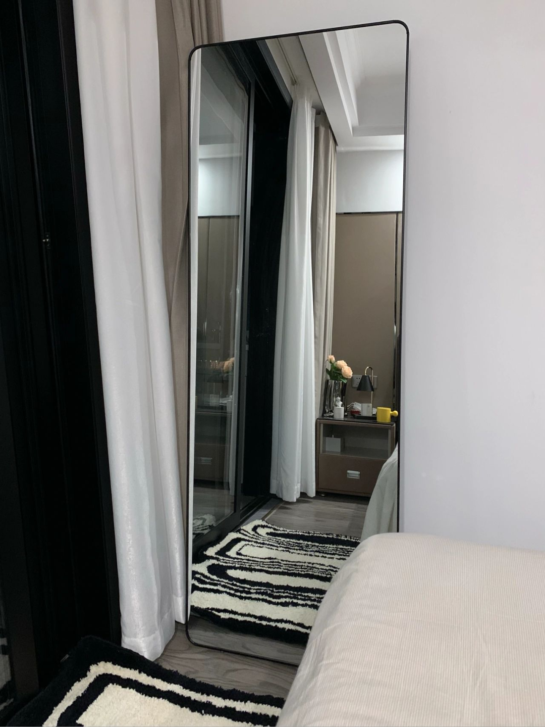 全身镜子放在家里什么位置最好_全身镜子放在房间什么位置好_家里全身镜子放哪里旺