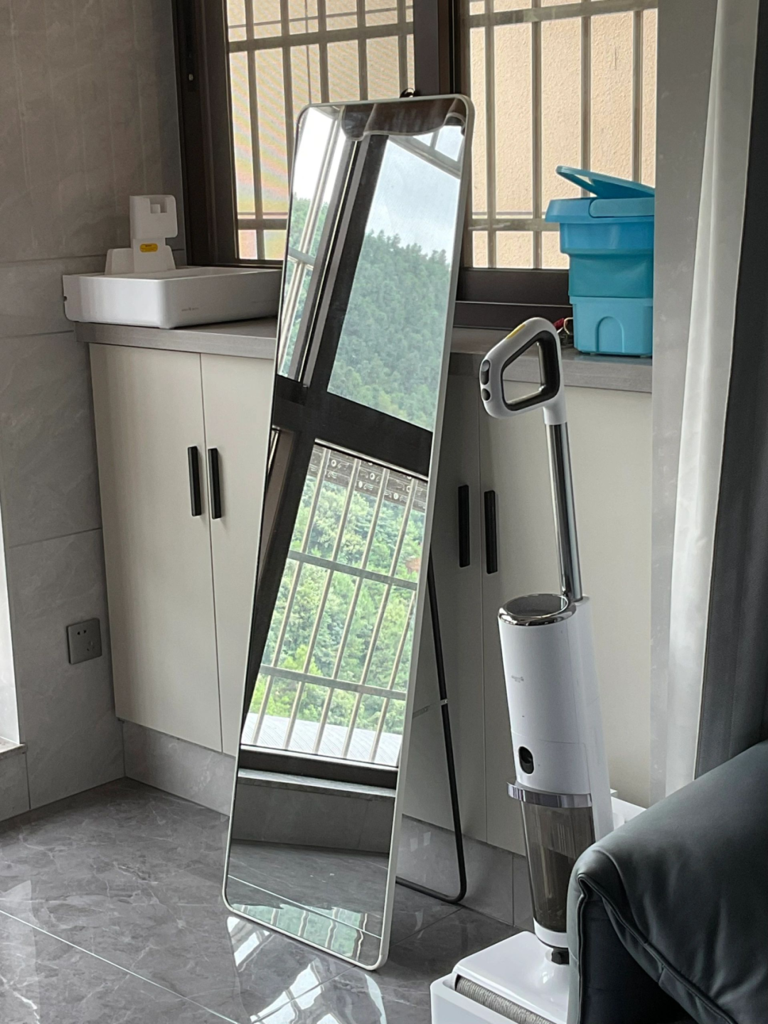 全身镜子放在家里什么位置最好_全身镜子放在房间什么位置好_家里全身镜子放哪里旺