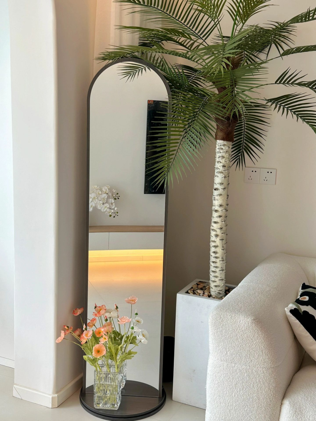 全身镜子放在房间什么位置好_全身镜子放在家里什么位置最好_家里全身镜子放哪里旺