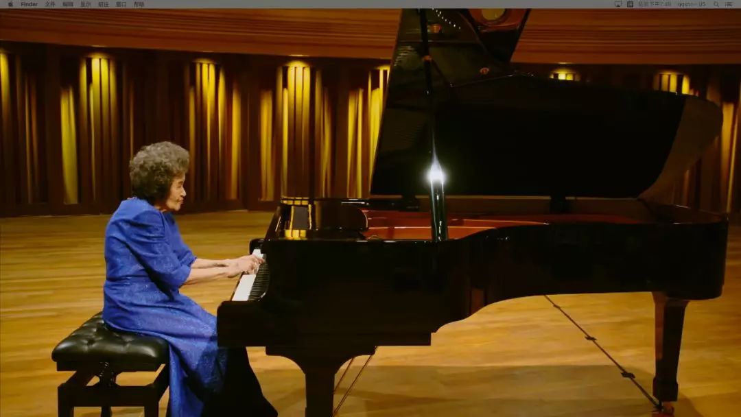 礼物 巫漪丽托人从狮城亲带专辑《鳟鱼》 里面收录了她和杨秉荪五重奏