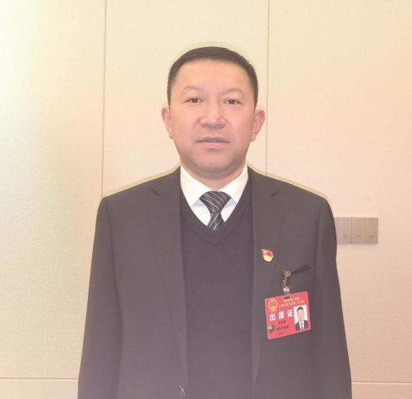 青海两会西海都市报省人大代表民和县委书记毛学鸿全力