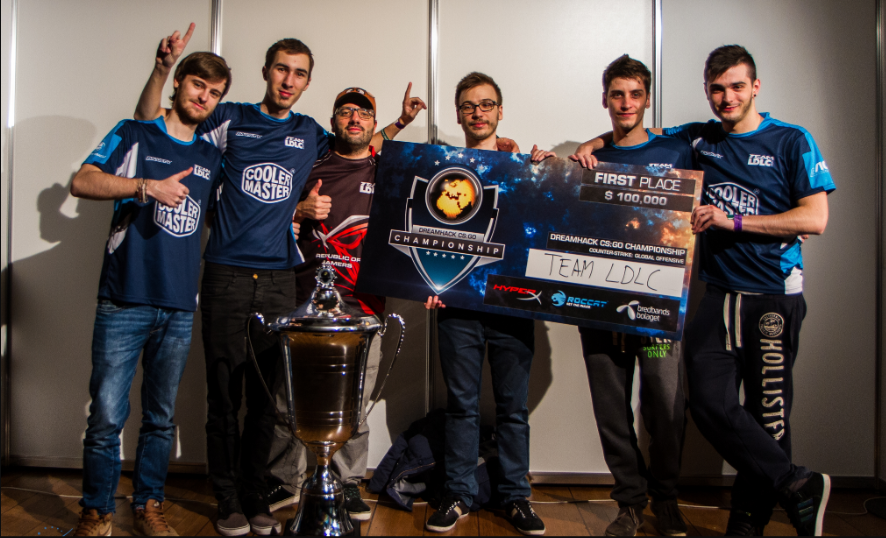 好景不长,2013年底verygames宣布解散,nbk与队友加入了titan战队继续