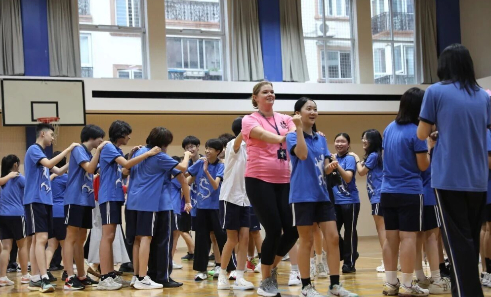 上海182万中小学生今天开学
