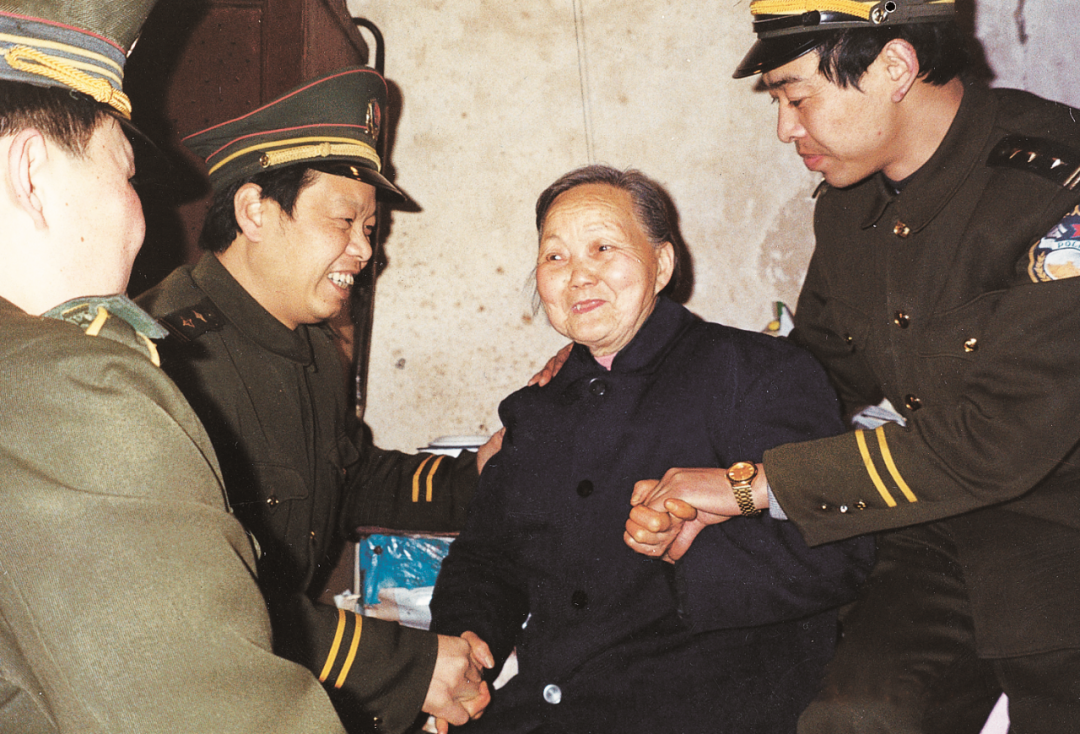 人民公安從這里走來(lái) | “三尺崗?fù)ぁ眻?jiān)守初心 咽喉要道薪火傳承