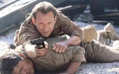 日本兵拼刺刀为什么要退子弹