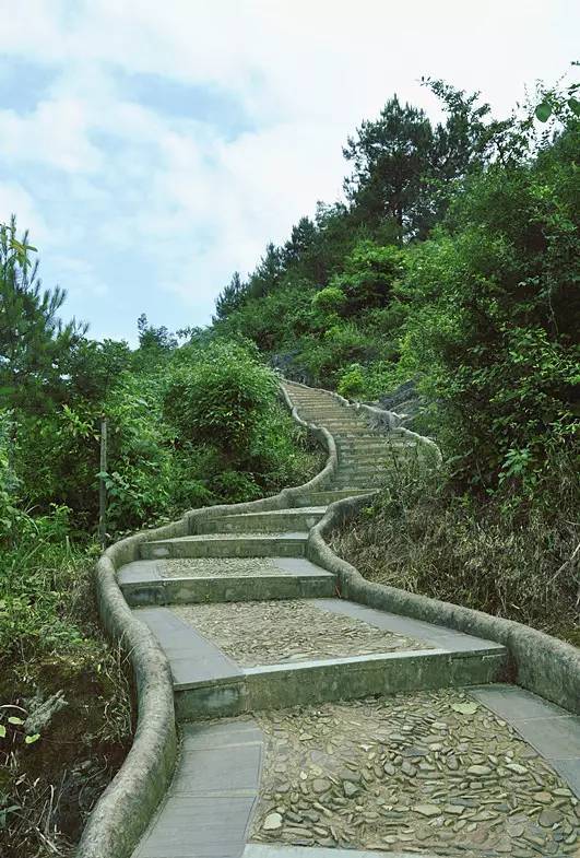 登山赏美景黔东南这条最美登山道值得一去