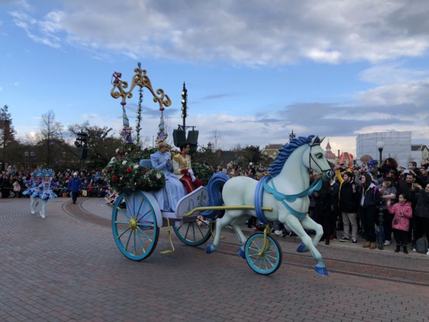 迪斯尼马车 图源/去哪儿除此之外,河古庙镇的恒驰车业还与国际奢侈