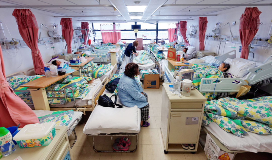 爆煲 香港确诊突破700大关41确诊者苦等病房 港八大再有学生确诊感染 港真生活 微信公众号文章阅读 Wemp