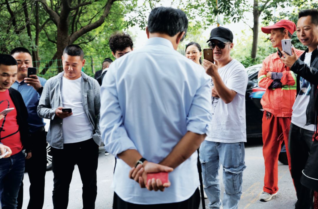 “流量大师”沈巍：奥迪没停稳粉丝就扑上来