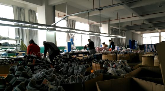 尬不尬？30万双假鞋惊动纽约时报记者，中国莆田从此“名扬”全美 - 5