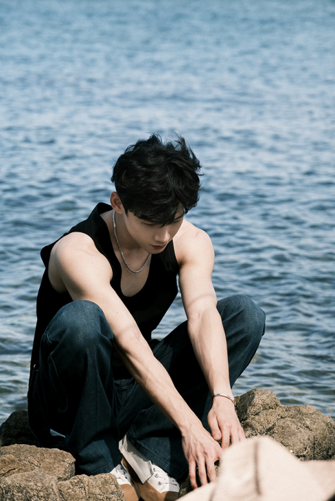 内娱男菩萨白敬亭刷爆热搜有的人表面上是搞笑男背地里却