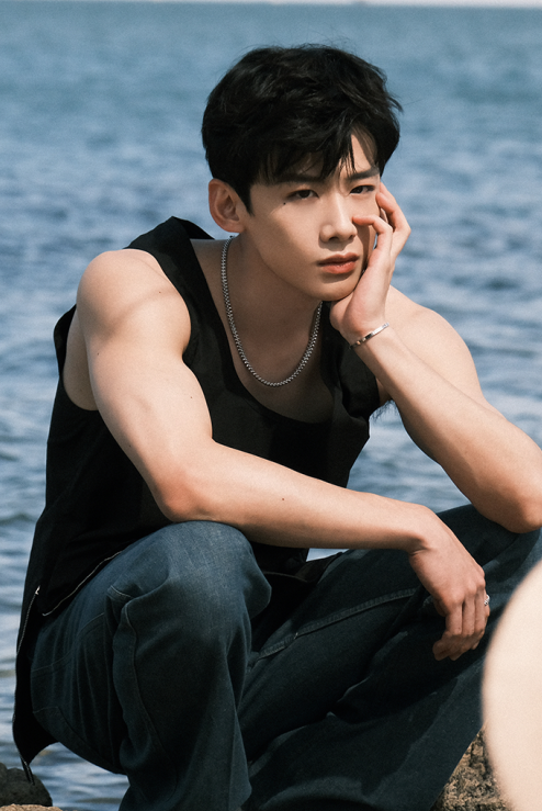 内娱男菩萨白敬亭刷爆热搜有的人表面上是搞笑男背地里却