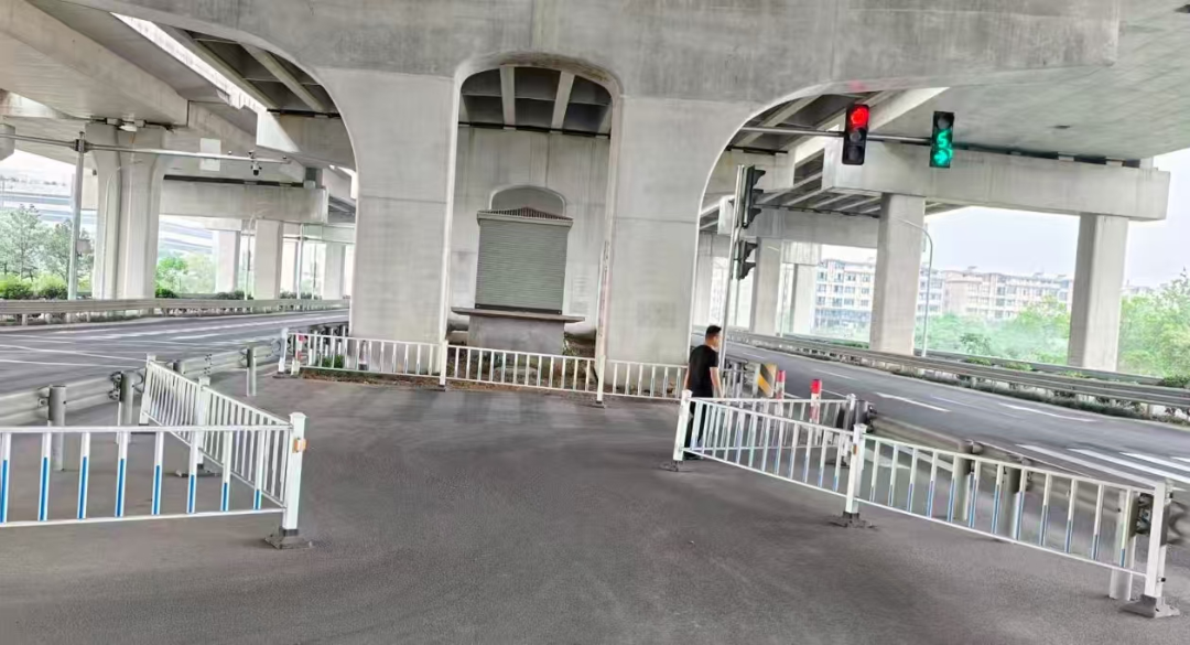 （图为上陶村改造后的路口）
