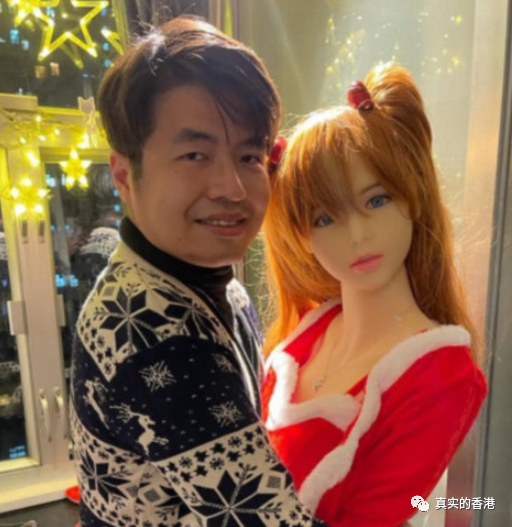 一位恋上明日香人形娃娃的香港男生，他竟然还“结婚”了！（组图） - 3